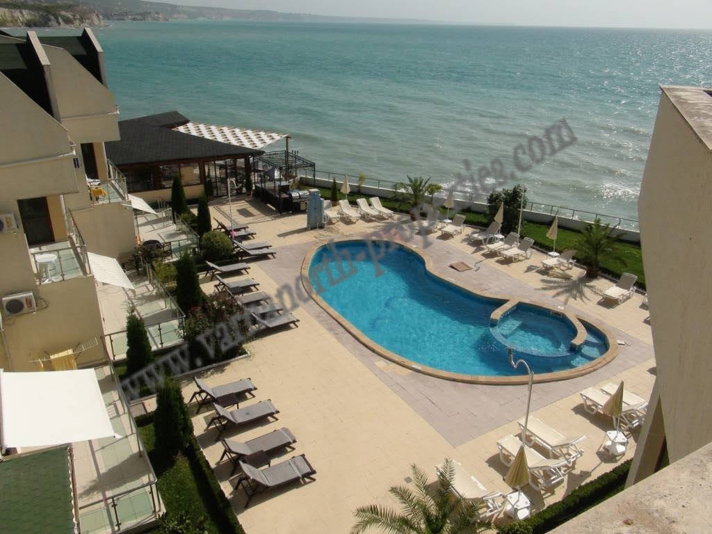 Тристаен апартамент с морска панорама – Бяла Лагуна, комплекс Golf Coast
